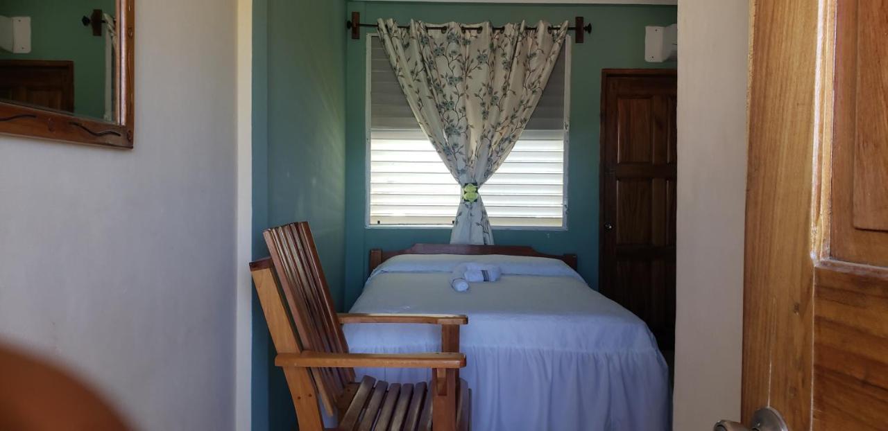 Pal'S On The Beach - Dangriga, Belize エクステリア 写真