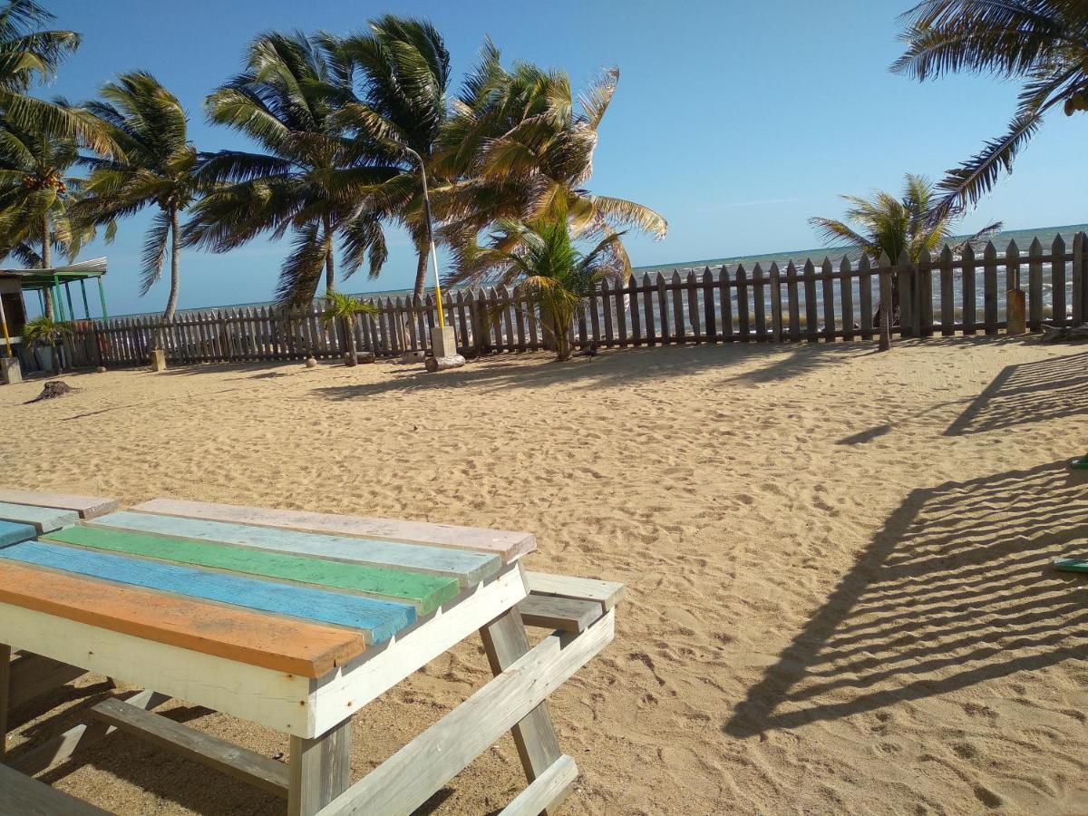 Pal'S On The Beach - Dangriga, Belize エクステリア 写真