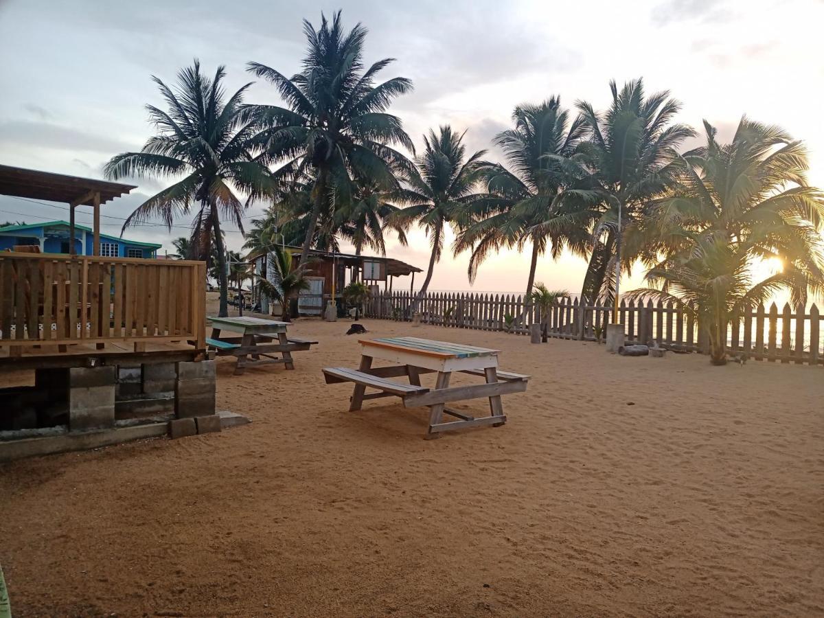 Pal'S On The Beach - Dangriga, Belize エクステリア 写真