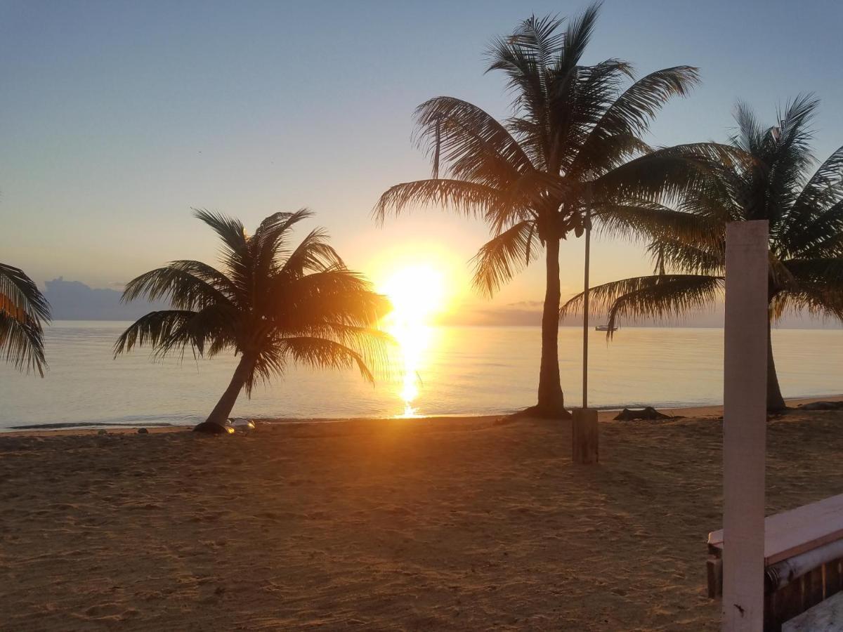 Pal'S On The Beach - Dangriga, Belize エクステリア 写真